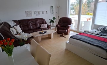 Private Ferienwohnung in Nordenham, großer Balkon 2