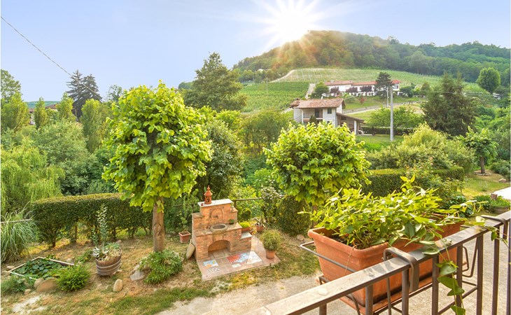 Awesome apartment in Monforte D'Alba 1