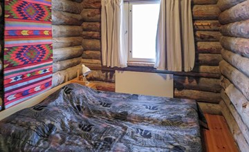 Lomaylläs a 13 / Hotellintie 1 a 3