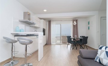 Nice apartment in Podstrana with WiFi 2