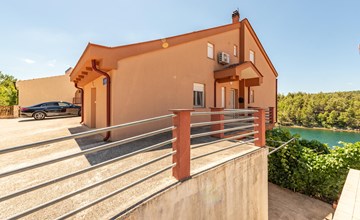 Beach front apartment in Krusevo 2