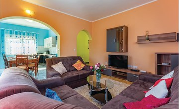 Beautiful home in Pula with WiFi 3