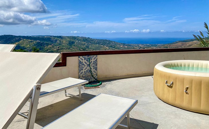 Stunning home in Laureana Cilento 1