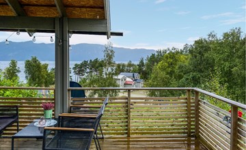 Gorgeous home in Lavik with house sea view 2