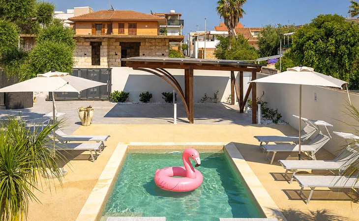Pet friendly home in Kaukana 1