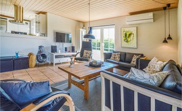 Lovely home in Tarm with kitchen 3