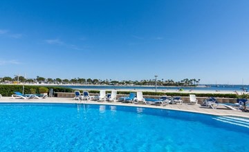 Carabela Front Beach & Pool 2