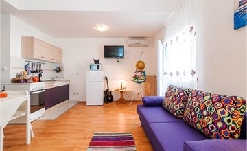 Nice apartment in Vinjerac with kitchen 2