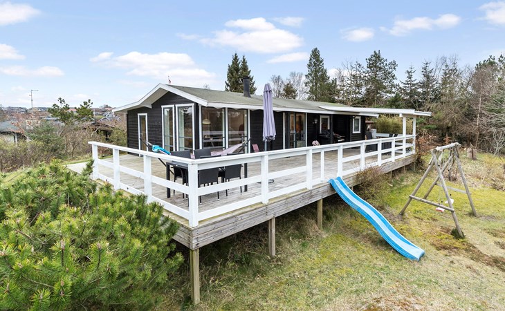 Nice home in Glesborg with kitchen 1
