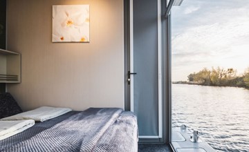 AquaHome Houseboat Woudrichem 3