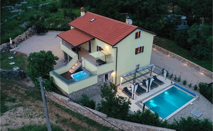 Villa Holiday Home Tos 1