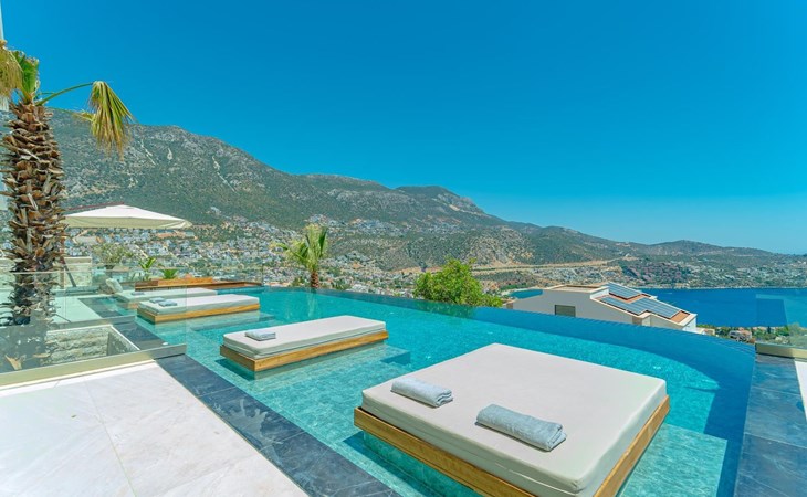 Moderne Luxusvilla für bis zu 12 Personen 1