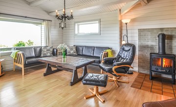 Nice home in Ebeltoft with kitchen 3