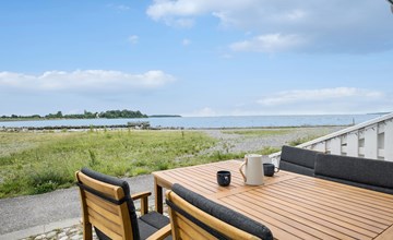 Beach front apartment in Nykøbing Sj 2