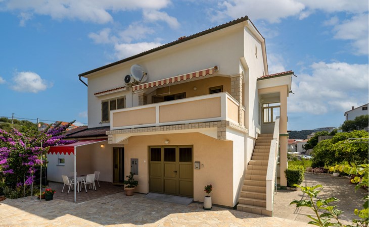 Lovely apartment in Supetarska Draga 1