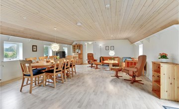 6 bedroom beautiful home in Spjald 2