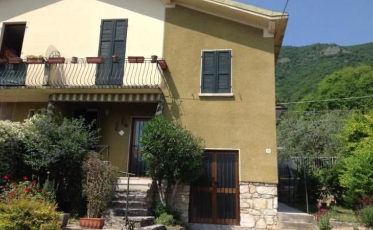 in Salò mit Grill, Terrasse und Garten 1