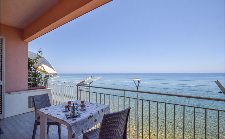 Stunning apartment in Marina di Caronia 1