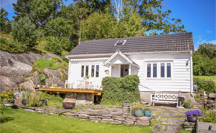 Lovely home in Fusa with kitchen 1