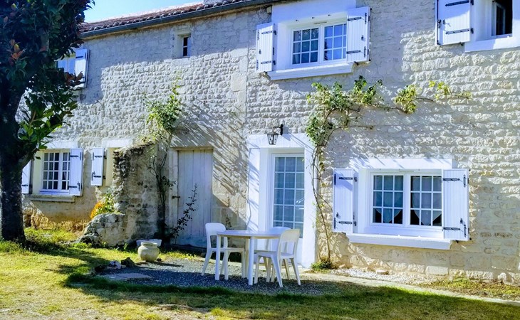 Steinhaus Ardenne in Fontenay-le-Comte 1