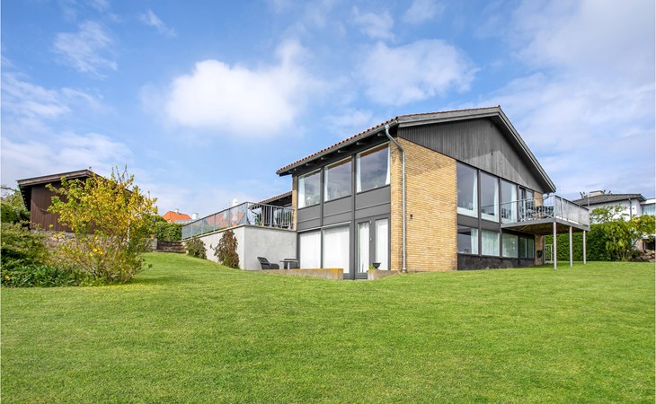 Beautiful home in Gudhjem 1