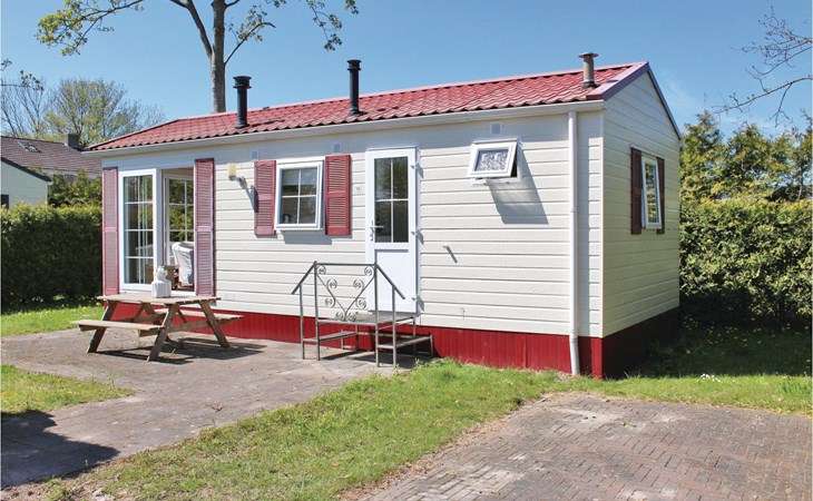2 bedroom stunning home in Tzummarum 1