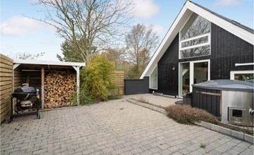 Cozy home in Glesborg with WiFi 2
