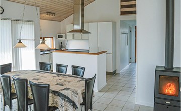 Amazing home in Ulfborg with WiFi 3