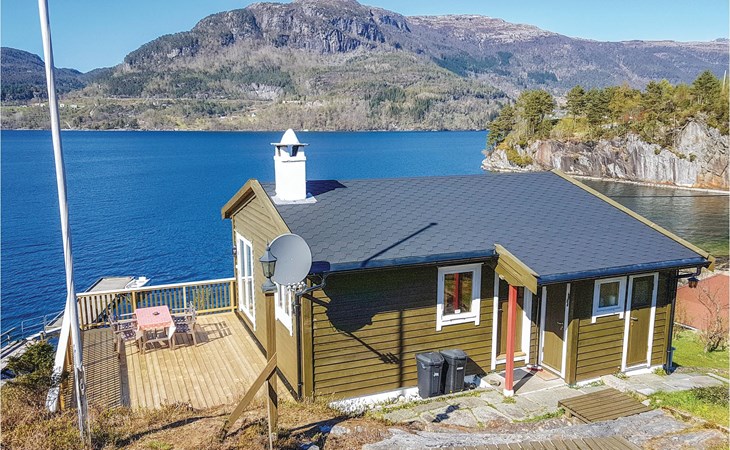 Nice home in Eikelandsosen with sauna 1