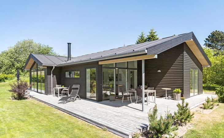 4 bedroom cozy home in Knebel 1