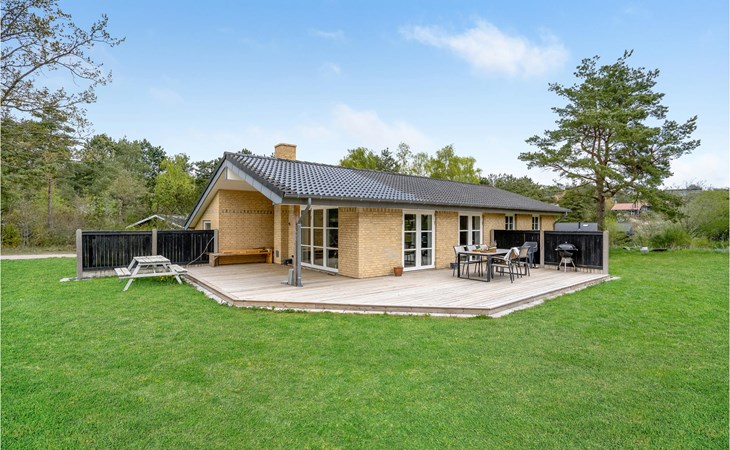 Beautiful home in Ebeltoft with sauna 1