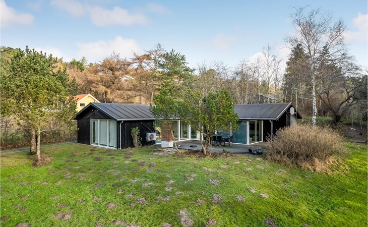 Beautiful home in Ebeltoft with sauna 1