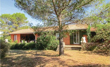Lovely home in Puisserguier with WiFi 2