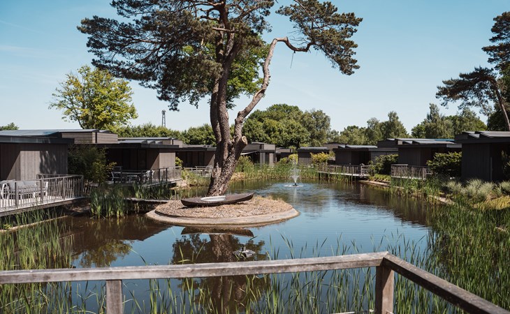 Luxuriöse Wasserlodge + Hot Tub (4p) 1