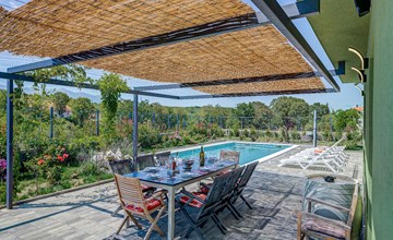 Awesome home in Zagvozd 2