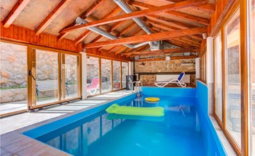 Lovely home in Starigrad with kitchen 2