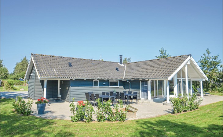 Cozy home in Væggerløse with sauna 1