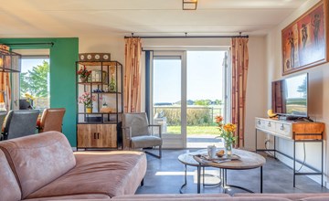 Nice home in Tzummarum with WiFi 3