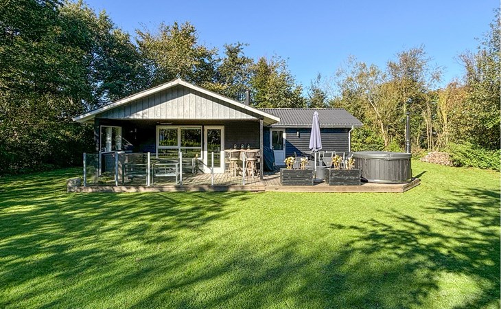 Awesome home in Hjerm with WiFi 1