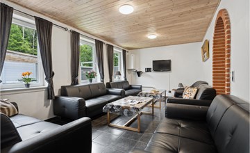 7 bedroom stunning home in Sønder Omme 2