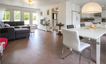 6 bedroom pet friendly home in Vittaryd 3