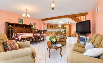 3 bedroom cozy home in Creances 3