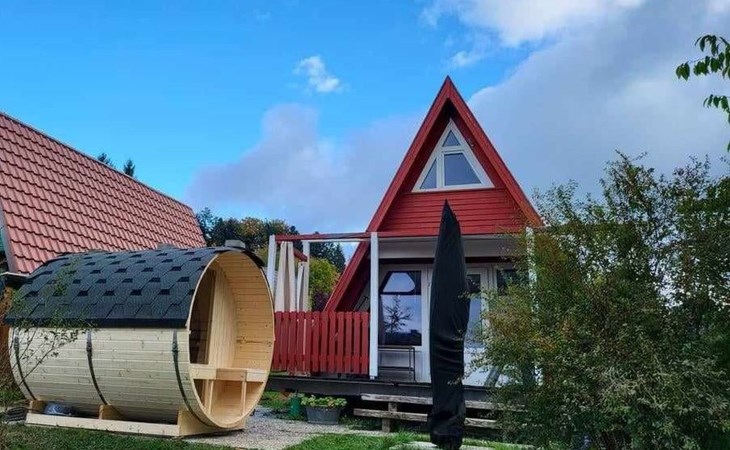 Haus am See mit Fasssauna, Liegewiese und Grill 1