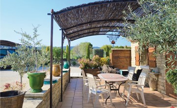 Lovely home in Gordes with kitchen 3