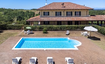 Ehemalige Weinberge mit Mandelbäumen 2