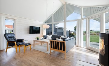Lovely home in Sjølund with kitchen 3