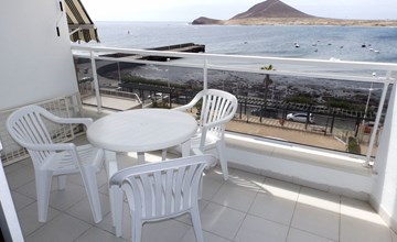 mit Balkon und Meerblick 2