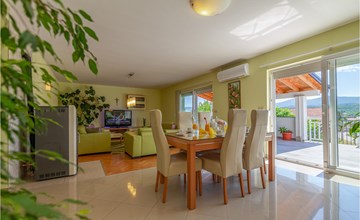 Lovely home in Donji Prolozac 2