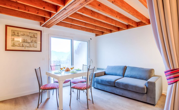 The Reflections of Carnac 1