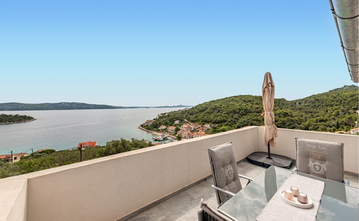 Nice apartment in Veli Iz 1